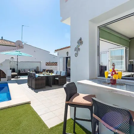 R1385 Emma Villa *